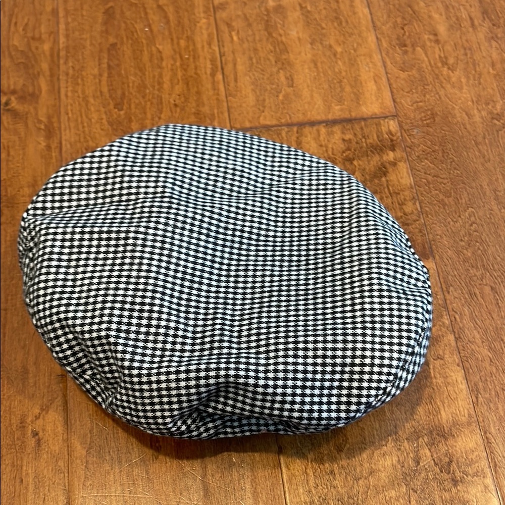 Black and White Houndstooth Driving Cap